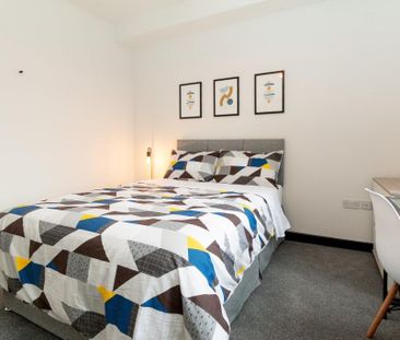 1 bedroom in a house share to rent - Photo 4