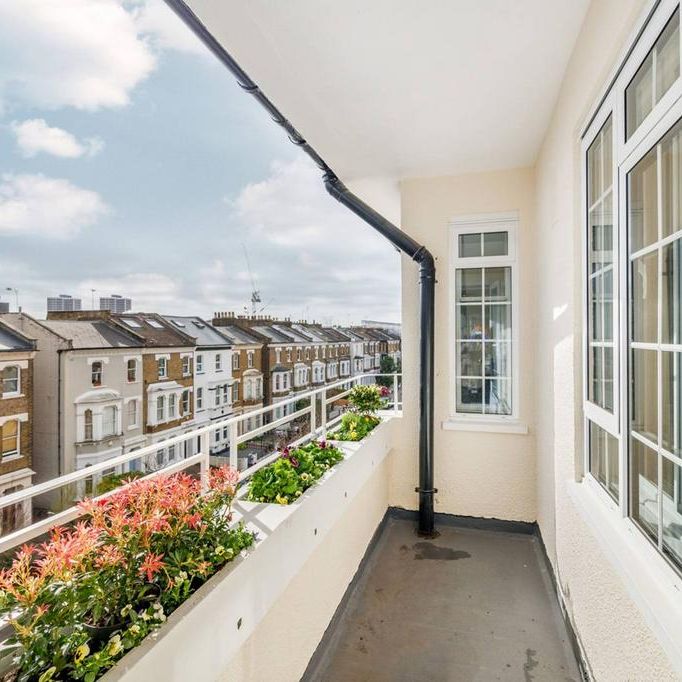 3 bedroom flat to rent - Photo 1