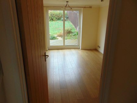 2 bedroom semi-detached house to rent - Photo 2