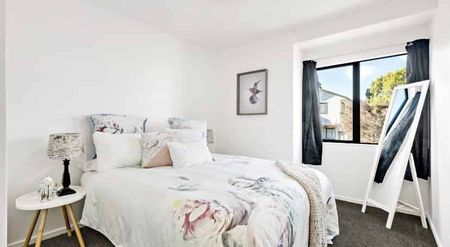 Spacious Family Home in a Great Albany Location - Photo 3