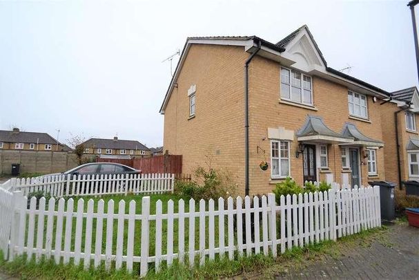 Westminster Close, Feltham, TW14 - Photo 1