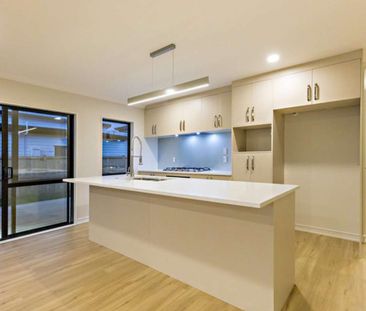 49 Sapwood Crescent, Takanini – Modern Family Living - Photo 3