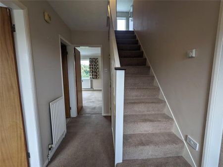 4 bedroom detached house to rent - Photo 3
