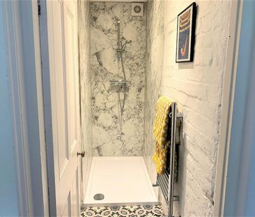 Flat to rent on - Photo 2