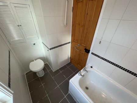 3 bedroom terraced house to rent - Photo 3