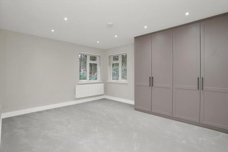 4 bedroom detached house to rent - Photo 4