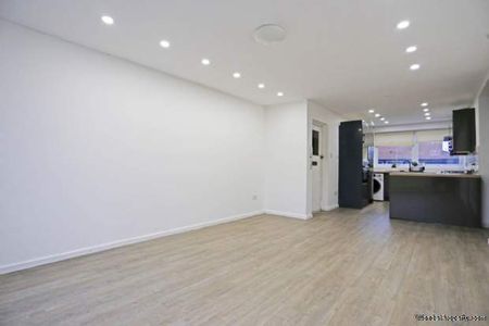 2 bedroom property to rent in Ilford - Photo 2