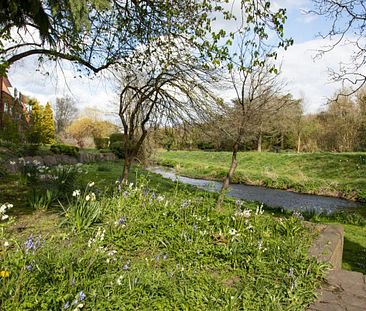 Old Market Place, Farnham, GU9 - Photo 1