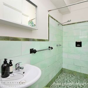 Spacious one bedroom apartment in the heart of Strathfield - Photo 3
