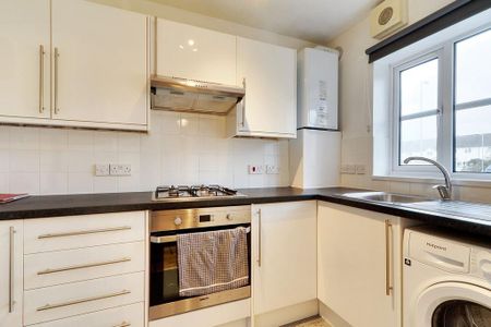 2 bedroom semi-detached house to rent - Photo 5