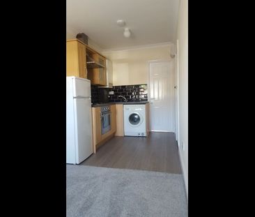 Studio Flat, Eastern Avenue, IG2 - Photo 5