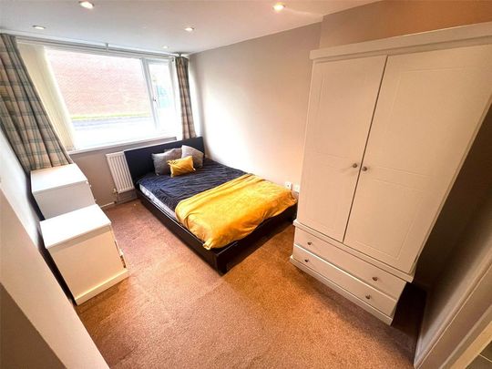 1 bedroom in a house share to rent - Photo 1