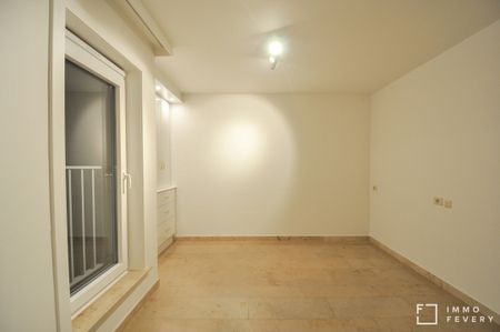 Ruim twee slaapkamer appartement met veel lichtinval gelegen in Heist! - Photo 3