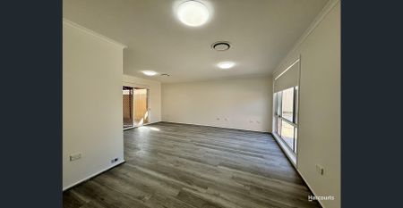 Stylishly 3-Bedroom Home! - Photo 5