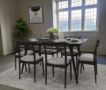 4 bedroom 1.5 bathrooms plus large lounge dining and emormous garage h - Photo 1