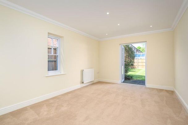 4 bedroom detached house to rent - Photo 1