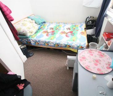 3 bedroom ground floor flat to rent - Photo 4
