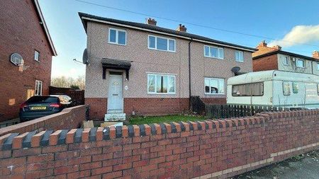 3 bedroom semi-detached house to rent - Photo 5