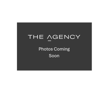 Modern Two-Bedroom Apartment in an Unbeatable Location - Photo 2