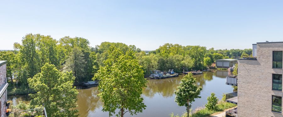 Wohnen direkt am Wasser: „Stilvolle 3‑Zimmer-Penthousewohnung mit Elbblick“ - Photo 1