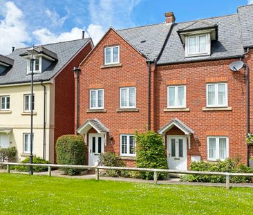 3 bedroom Spacious Three Bedroom House to rent - Photo 1