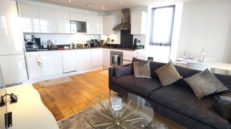 2 bed flat to rent - Photo 4