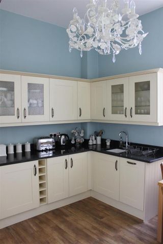 3 bedroom apartment to rent - Photo 5