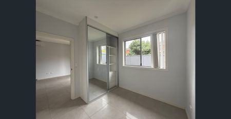 Modern 2-Bedroom Granny Flat ! - Photo 2