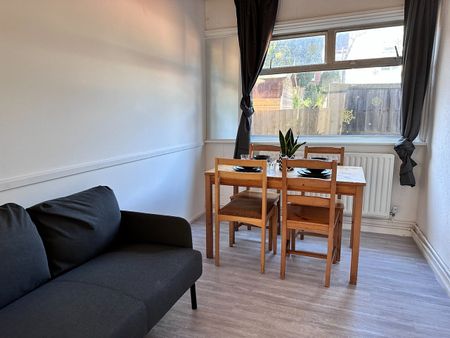 Room in a Shared House, Briar Road, NW2 - Photo 3