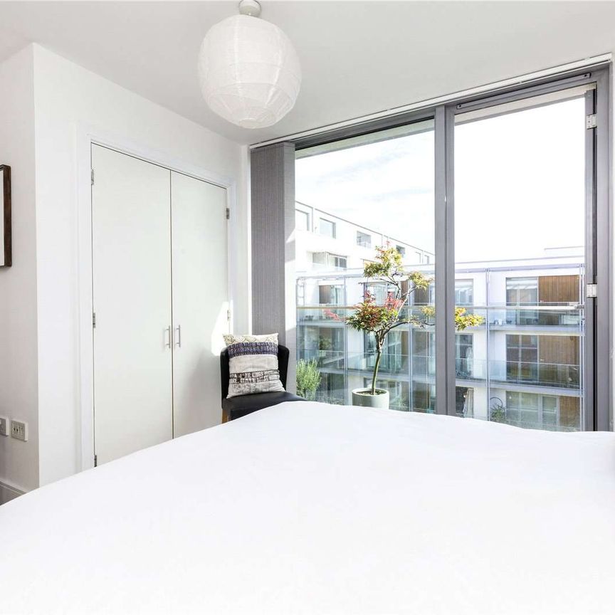 One bedroom apartment with a balcony in sought after Highbury Stadium Square. - Photo 1