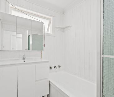 Renovated 3 Bedroom Home With Seperate Studio / 4th Bedroom - Photo 1