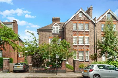 3 bedroom flat in Belsize Park - Photo 3