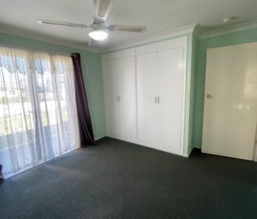 Tidy Home in Close Proximity to Kingaroy Hospital - Photo 4