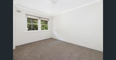 Waterfront Apartment – Stunning Mosman Bay Views - Photo 2