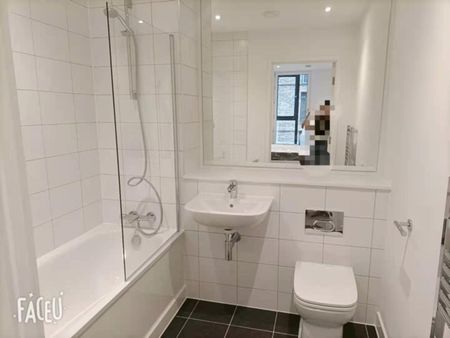 2 Bed Flat, Wharf End, M17 - Photo 2