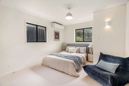 Come for the views, stay for the captivating design - Photo 2