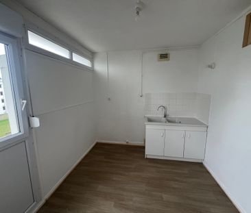 Location - Appartement T3 - 51 m² - Grand-Charmont - Photo 4