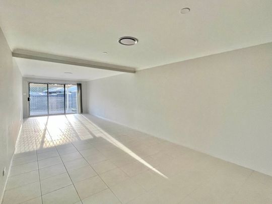 7 Crestwood Road, Thornton - Photo 1