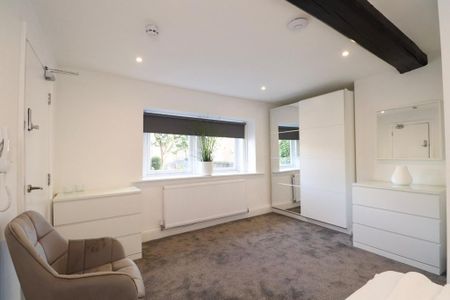 1 bedroom in a house share to rent - Photo 4