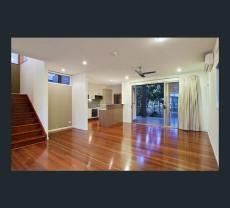 20/99 Brookwater Drive, Brookwater, Qld 4300 - Photo 2
