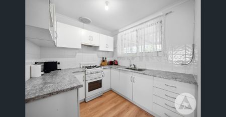 Secure. Neat. Easy-Care. - Photo 3