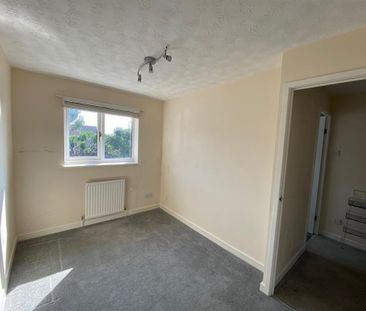 2 bedroom semi-detached house to rent - Photo 2