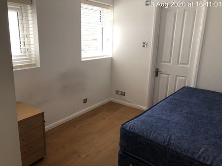 1 Bed Flat, Sackville Road, BN3 - Photo 4