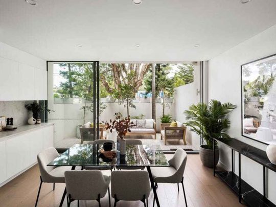 DESIGNER APARTMENT WITH COURTYARD IN SOUGHT-AFTER BONDI LOCATION - Photo 1