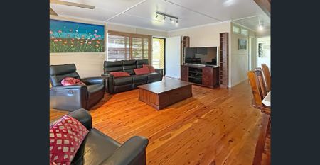 AVAIL FEB 2026- QUALITY LIVING- 2 levels- 3 Bedrooms+ Storage/ Office room- Gourmet Kitchen- Secure carport with electric gates. - Photo 3