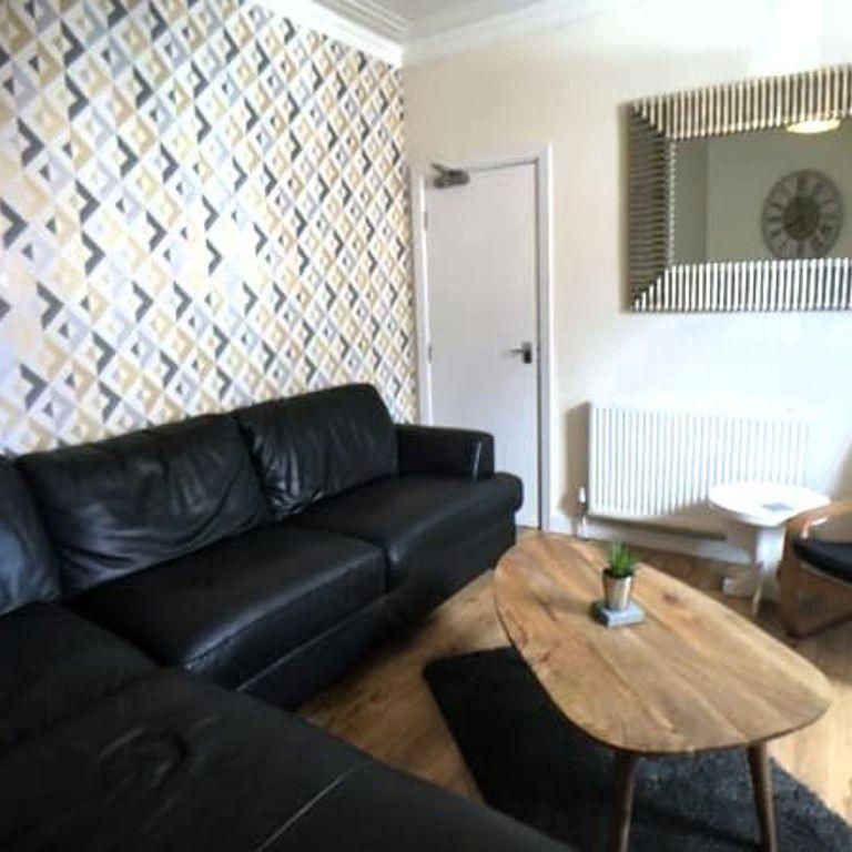 4 bedroom house to rent - Photo 1