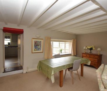 4 bedroom semi-detached house to rent - Photo 5