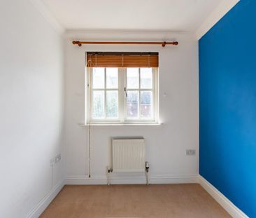 4 bedroom semi-detached house to rent - Photo 6