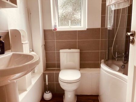 Slepe Crescent, Poole - Photo 4