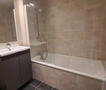 Appartement à louer 3 pièces 76.45m² - Photo 2